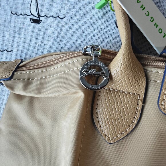 Longchamp Large Capacity Folding Tote Bag - Picture 5 of 7